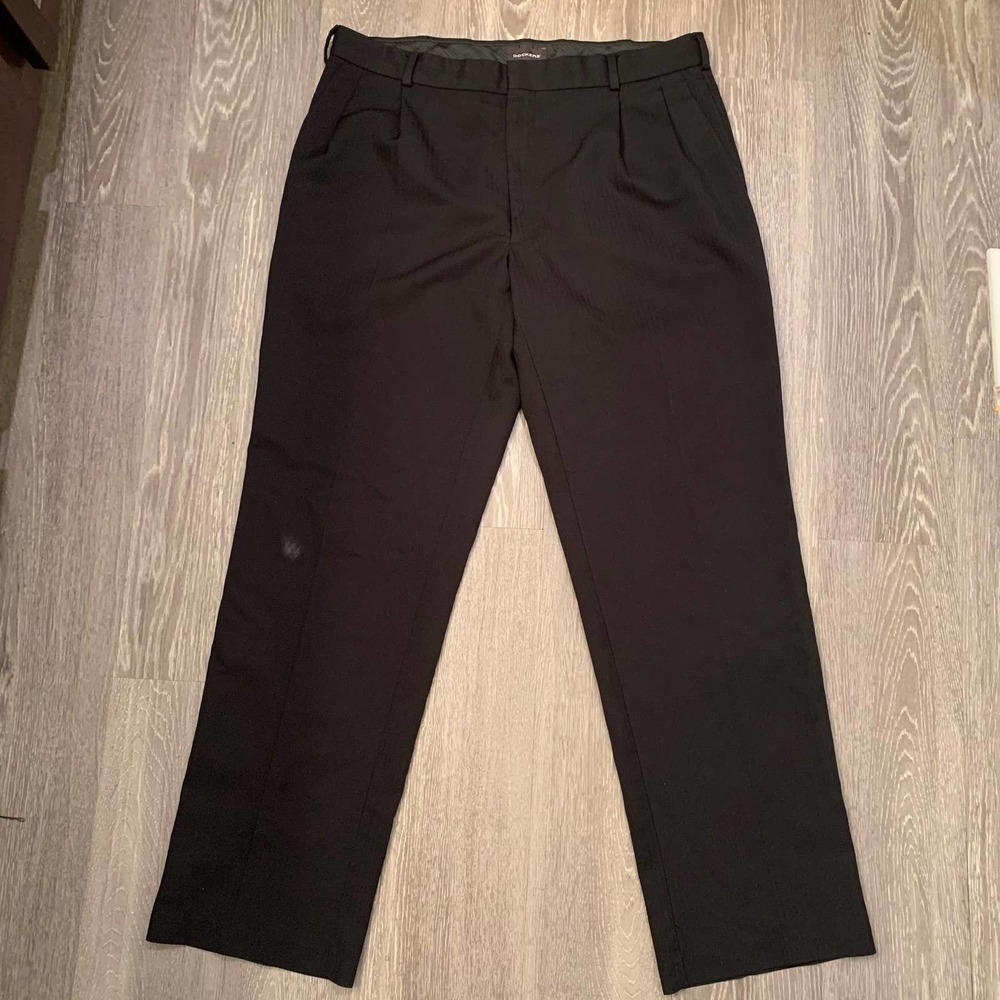 Dockers‎ Classic Fit Pleated Dress Pants Men’s Size (36x32)